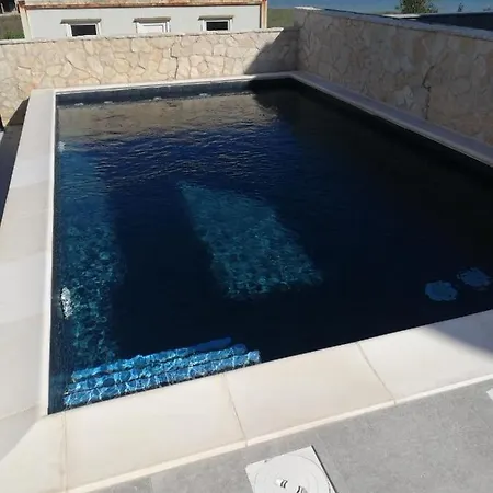 Villa Rosa With Swimming Pool Privlaka (Zadar)