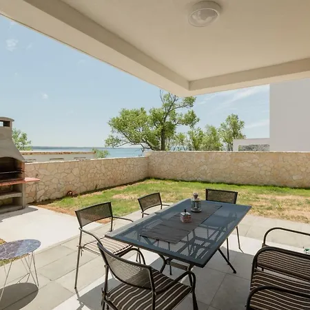 Villa Rosa With Swimming Pool *